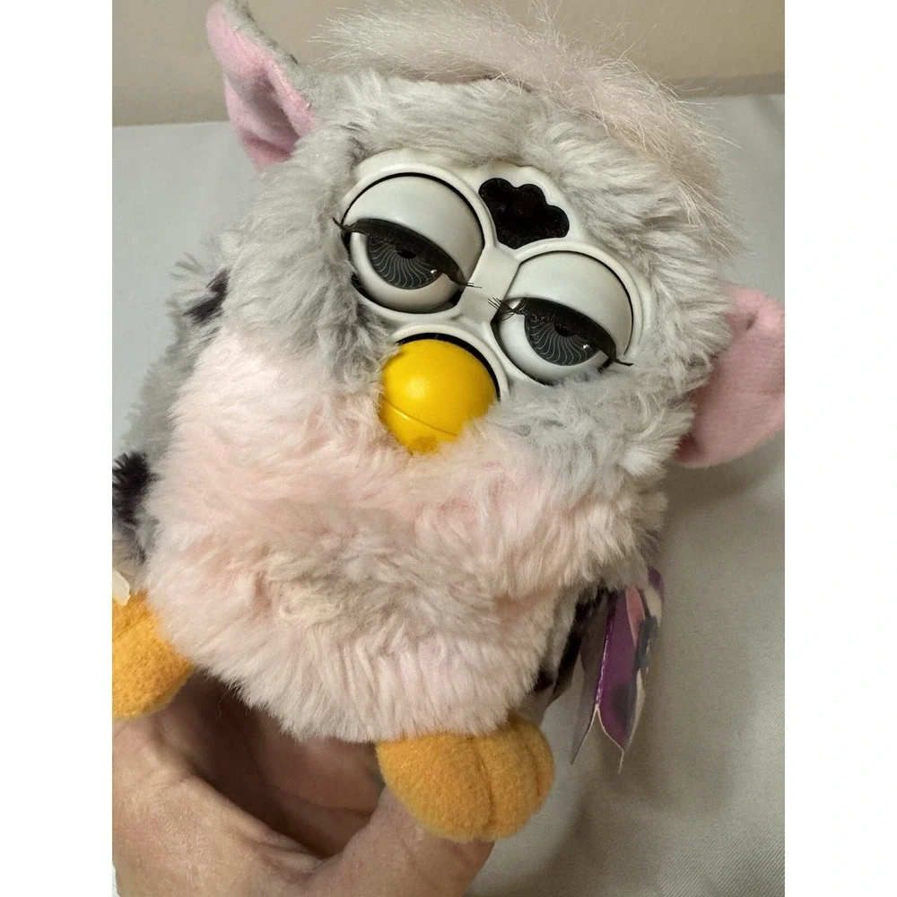 Furby 1998 Gray & Pink Snow Leopard Model 70-800 Tiger Electronic Works BOX/TAG